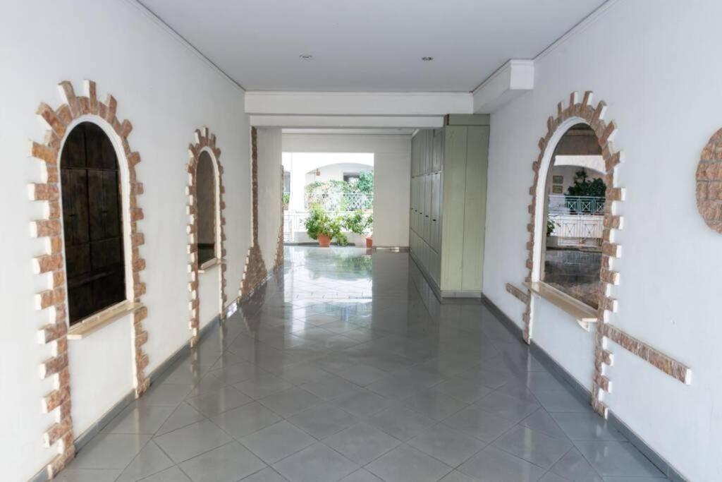 Kostas Home By Bill Apartments พาทรา ภายนอก รูปภาพ