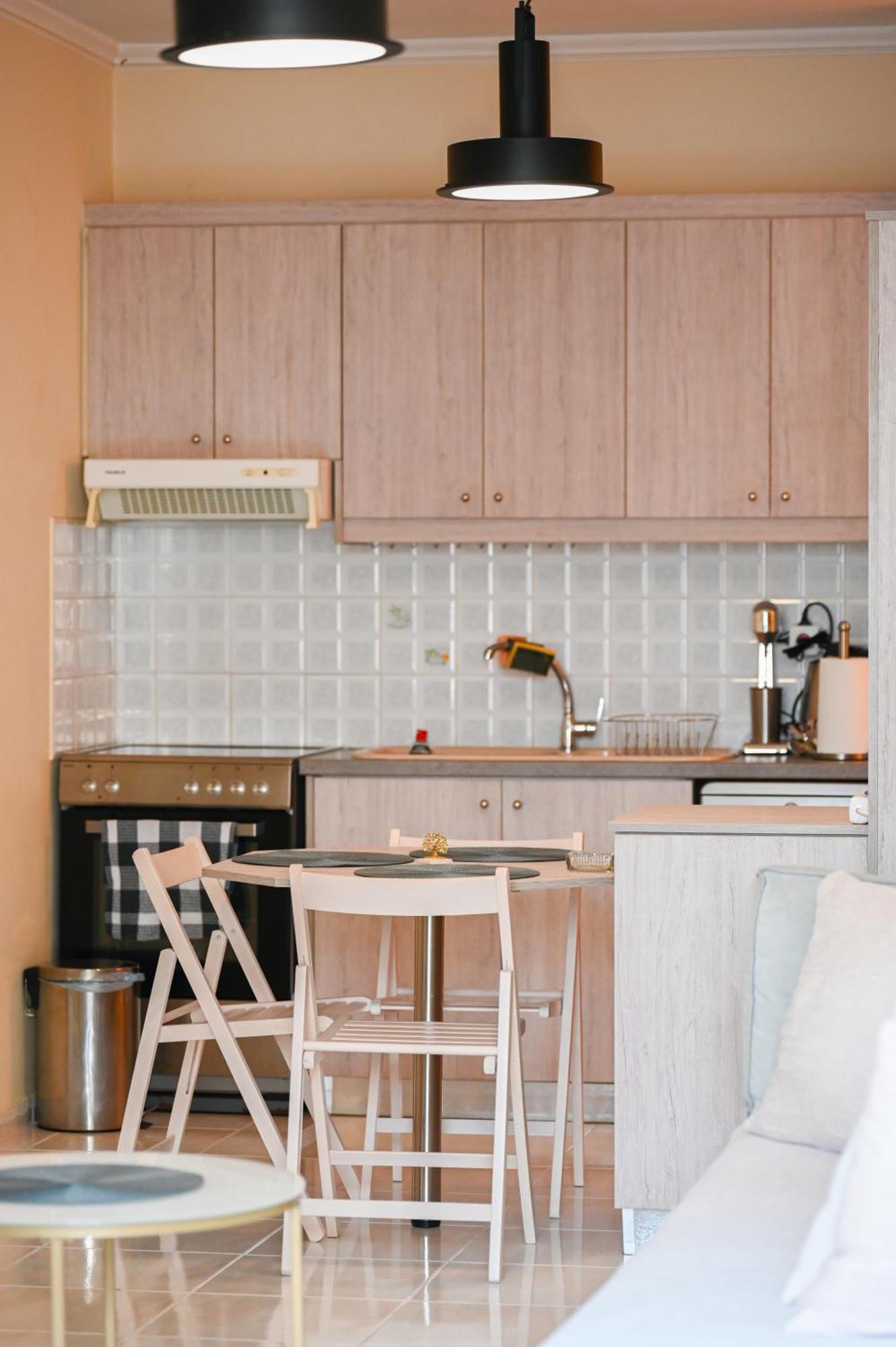 Kostas Home By Bill Apartments พาทรา ภายนอก รูปภาพ